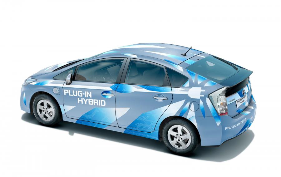  Toyota Prius Plug-In Hybrid Concept 2010 года  (фото 2 из 4)